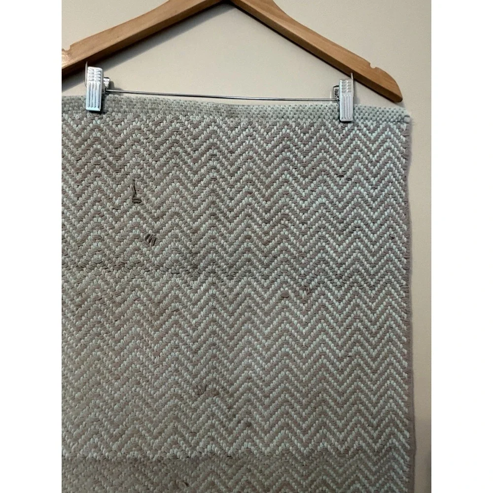Room Essentials Blue Chevron Pattern Woven Accent Rug White 32.5x19in